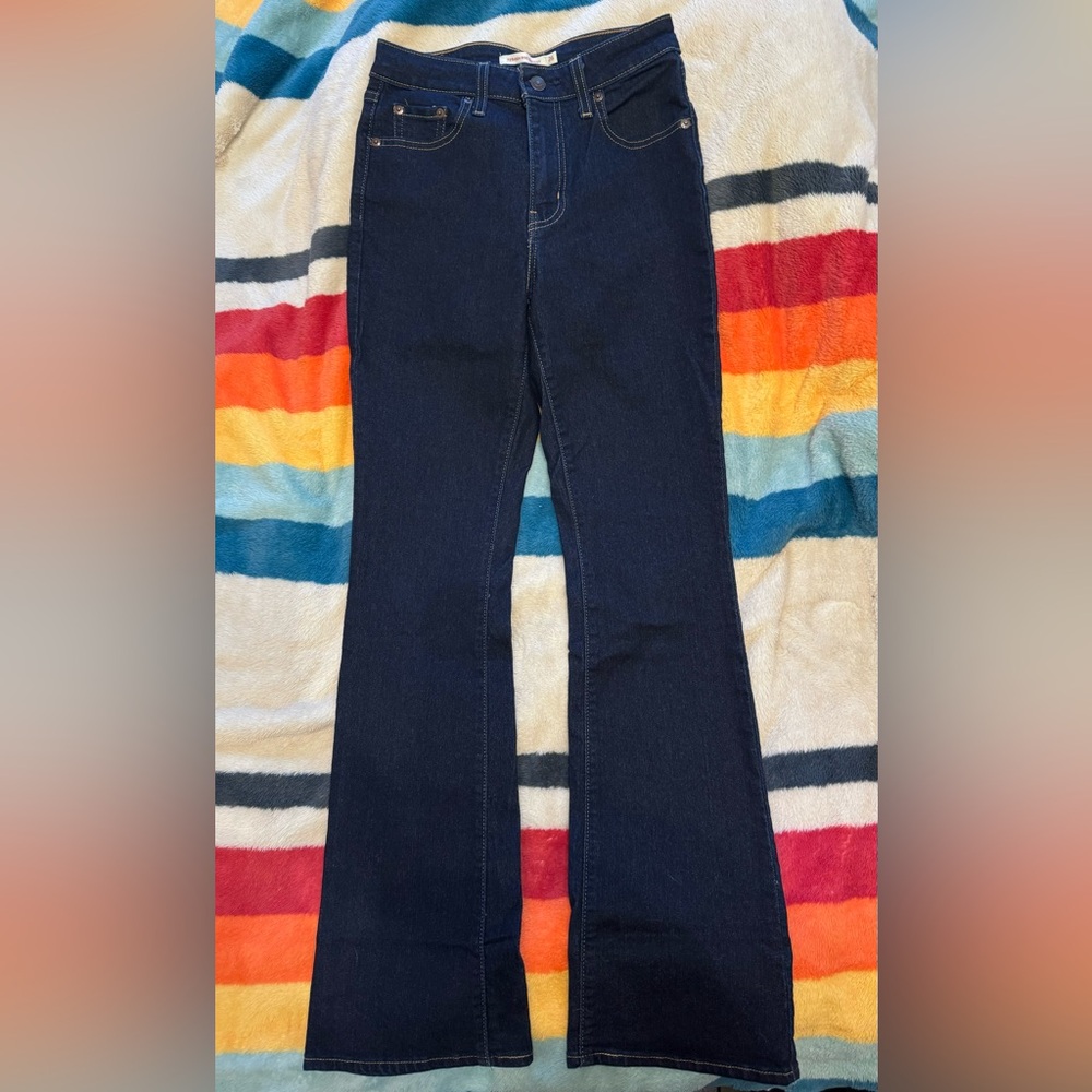 Levi's 725 High Rise Bootcut Jeans